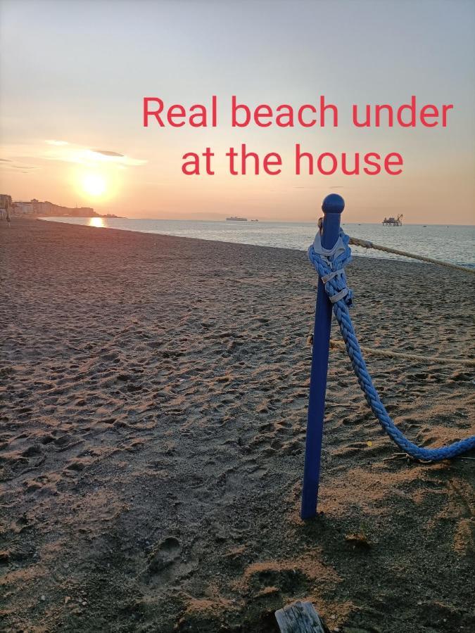 House Of Fly With Sea View, Front The Beach サヴォーナ エクステリア 写真